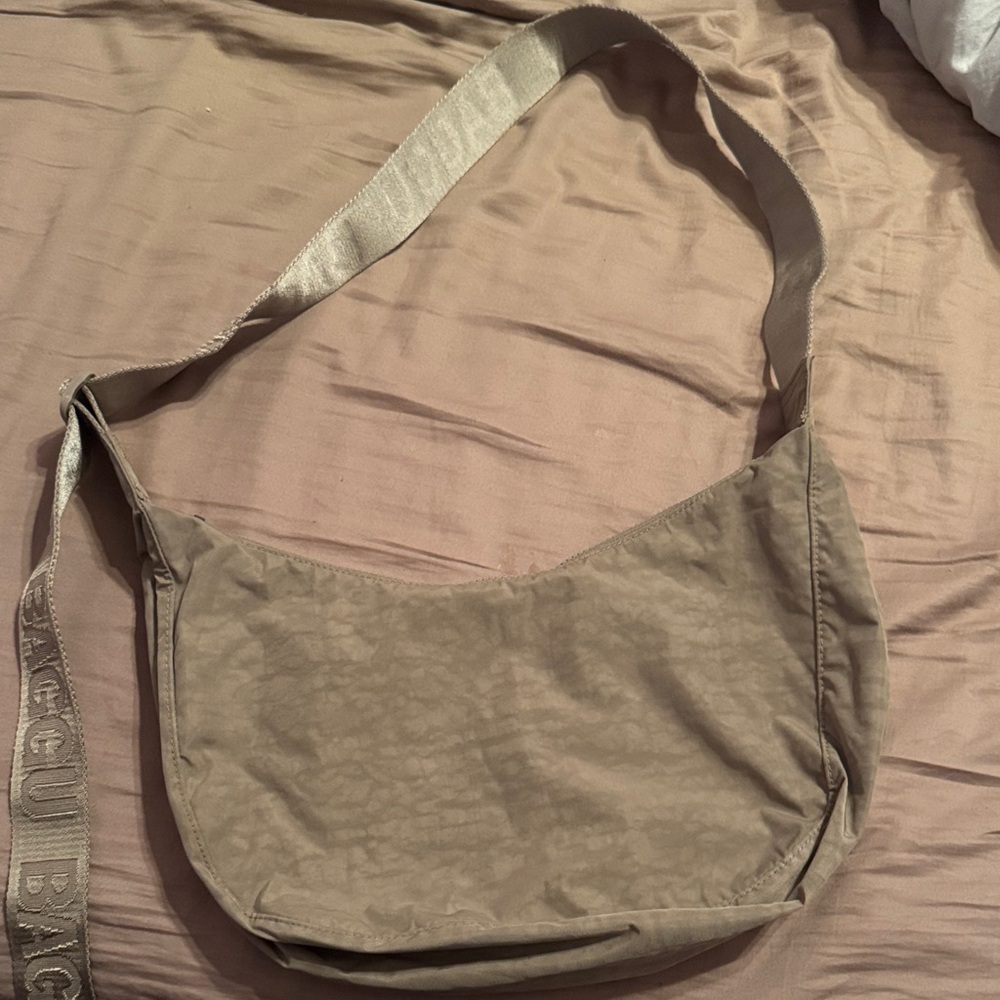 Baggu medium crescent bag